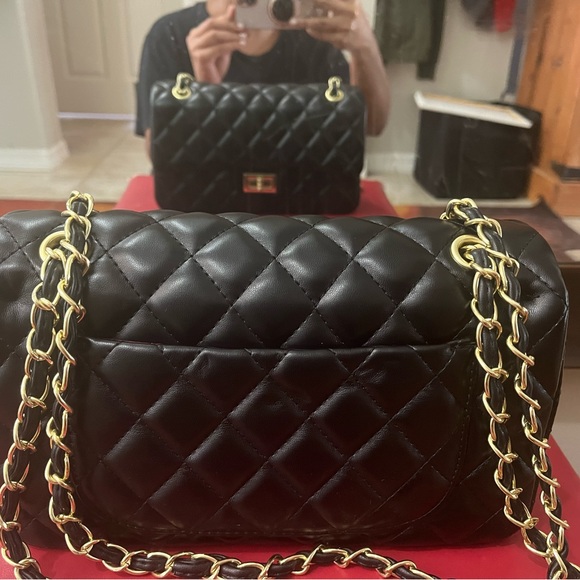 Designer inspired Black quilted flap bag with gold embellished chain - Picture 6 of 8